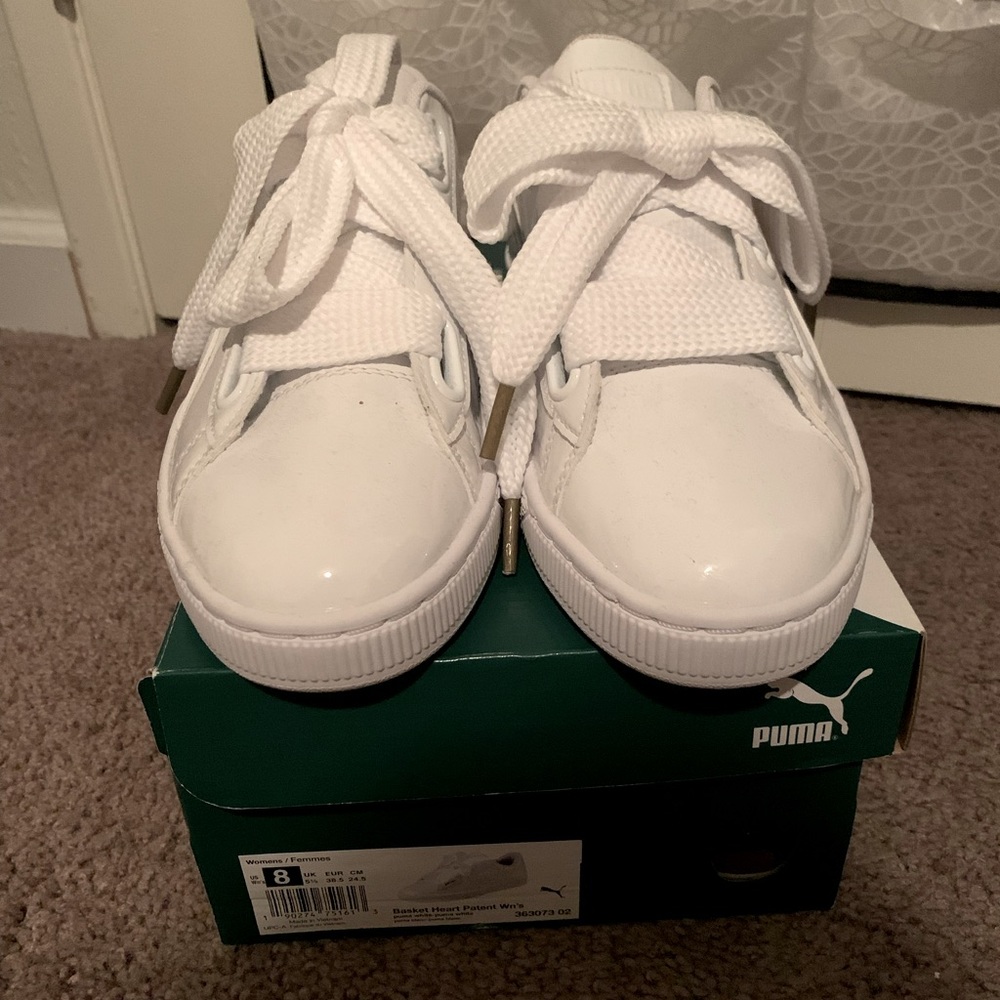 Brand New White Puma Basket Heart Patent Size 8
